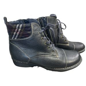 Clark’s Collection Ankle Boots Size 8.5 Navy EUC